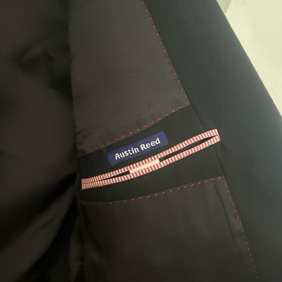 Austin Reed Men's Suit - Picture 2 of 7